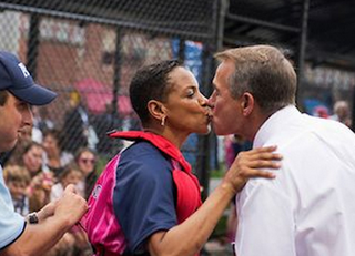 Illustration for article titled BOEHNER KISSES DEMOCRAT